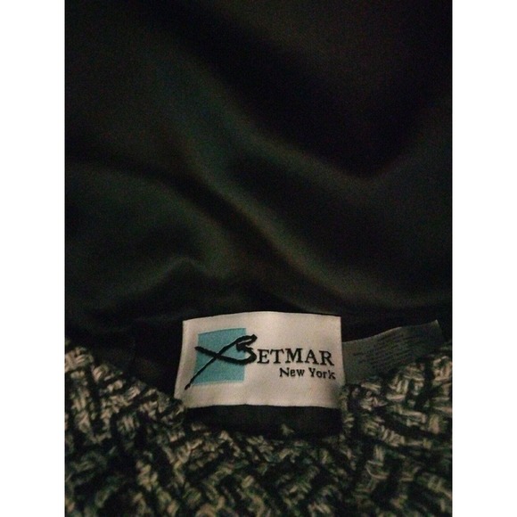 Betmar New York Women Cabbie Wool Blend Tweed Black White Hat - Picture 9 of 10